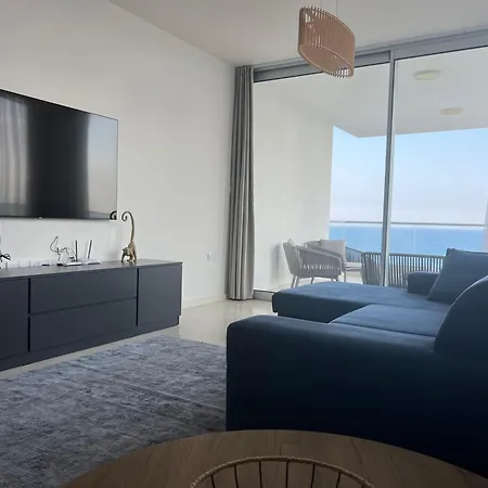 Sea View *